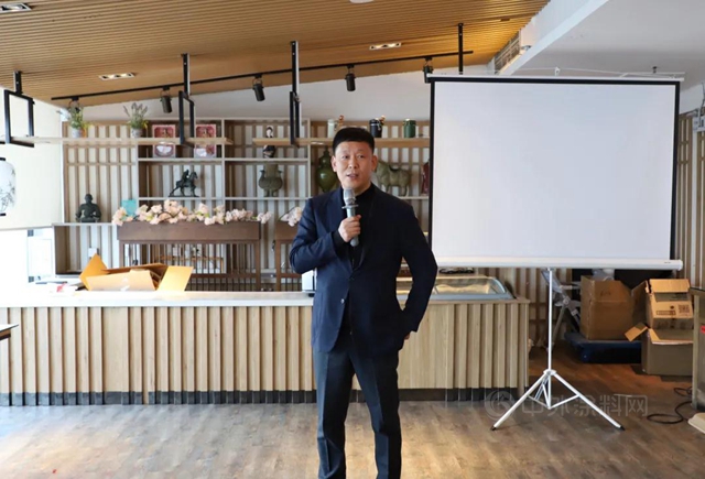 春因你而温暖 花因你而盛开——七彩建设总公司年度表彰暨“三·八”妇女节庆典侧记