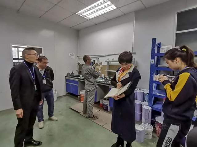 广田涂料深入生产一线 开展现场培训