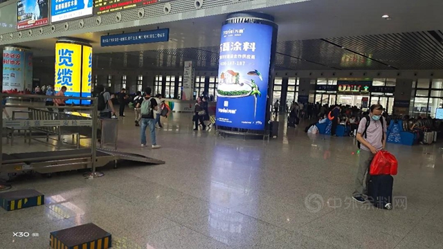 广西境内第一幅高铁广告落户贵港，万磊新农村建设合作供应商正式上画