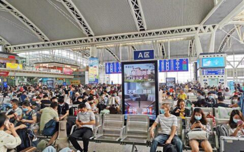 突围五一黄金周！嘉宝莉广告席卷热门旅游城市