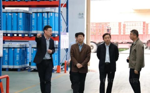 湖北省经信厅规划和技术改造处处长黄敏鸿一行莅临凯伦华中产业基地参观调研