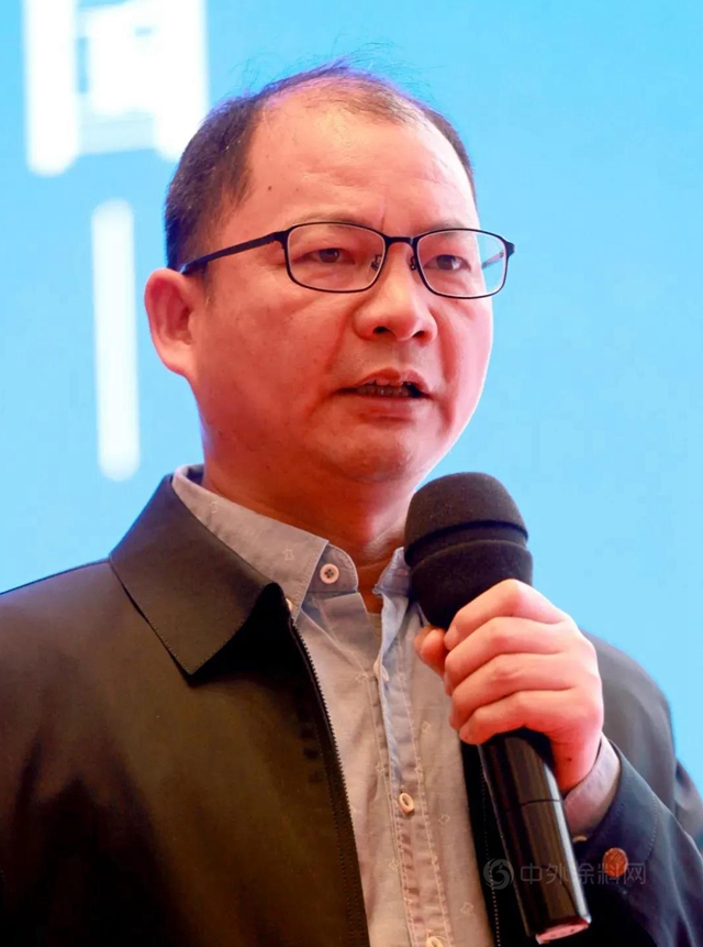 解题“双碳”，集泰化工邹珍凡总经理出席幕墙领军企业家峰会分享集泰经验