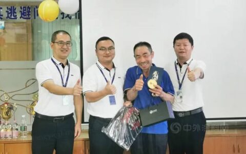 巴德富：温暖退休，爱不离场
