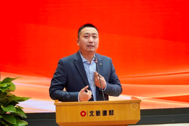 龙牌涂料与中瑞祥合签订战略合作协议，并举行销售目标责任状签订仪式