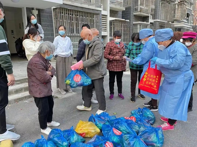 一道道“微光”汇聚成战“疫”的暖阳，三棵树助力上海疫情防控