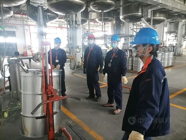 亚士董事长甘当搬运工！东方雨虹给工人发补贴！三棵树宣伟北新巴德士展辰华谊广源科思创同心战疫这么做！
