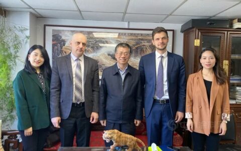 俄罗斯驻华商务代表到访中国建筑材料流通协会