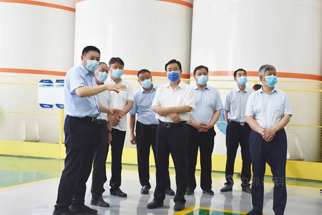 商丘市人大常委会副主任、市总工会主席姬脉常一行莅临洁士美调研指导