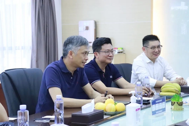 榆神工业区领导莅临嘉宝莉集团参观指导