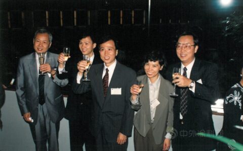 紫荆花40年：乘风破浪，扎根涂料行业