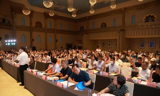 乘风破千浪，砥砺谱新篇！河北省粘接与涂料协会换届大会暨“新光杯”绿色环保涂料高峰论坛圆满召开