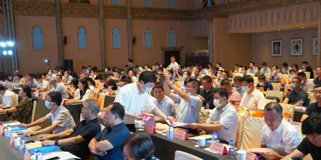 乘风破千浪，砥砺谱新篇！河北省粘接与涂料协会换届大会暨“新光杯”绿色环保涂料高峰论坛圆满召开