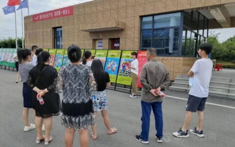 发挥企业“廉”动力 黄冈市清廉文化主题农民画展走进凯伦华中生产基地