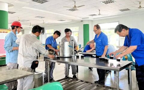 长江涂料：盛夏送清凉 关怀暖人心