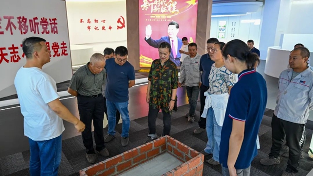 江苏华盛锂电材料股份有限公司考察团莅临晨光工业园参观考察！