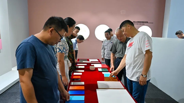 江苏华盛锂电材料股份有限公司考察团莅临晨光工业园参观考察！