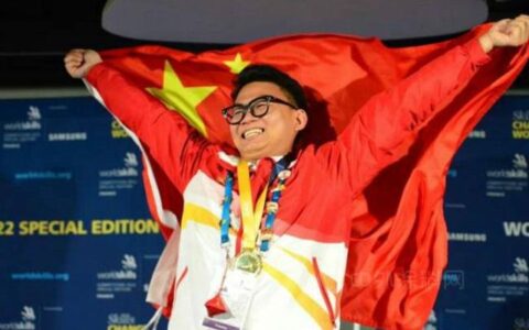世界上最会刮腻子小伙：刮出世界冠军，刮出金牌零的突破，登上了热搜