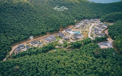 既下山梅里同款，安吉野在山川重新诠释了院落式野奢度假