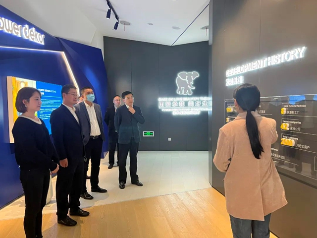 中建二局中建玖合发展集团温总一行莅临圣象集团指导工作