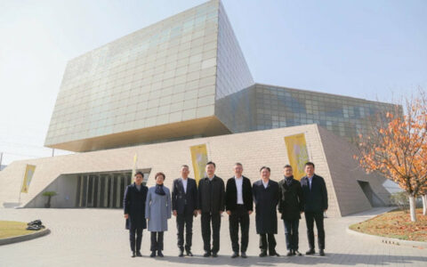 青浦区政协党组书记、主席曹卫东一行到访书香门地集团调研