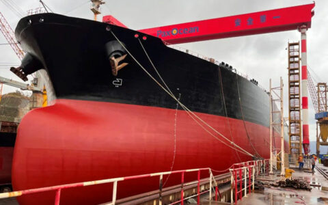 鱼童漆助力海上巨无霸VLCC（30万吨超大型油船）盛装启航