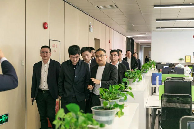 罗兰西尼与欧亚达家居集团达成战略合作！