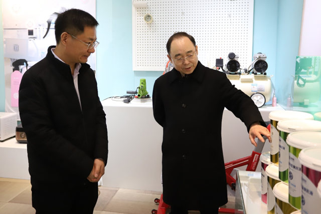 河间市委常委 市政府党组副书记 常务副市长王占强一行莅临富思特考察指导