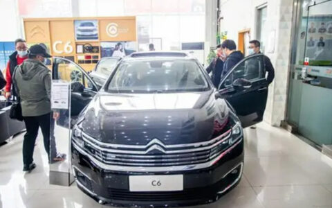 油价“逼疯”车企爆燃价格大战！哪些涂企抓住了新能源汽车爆发式增长的先机？