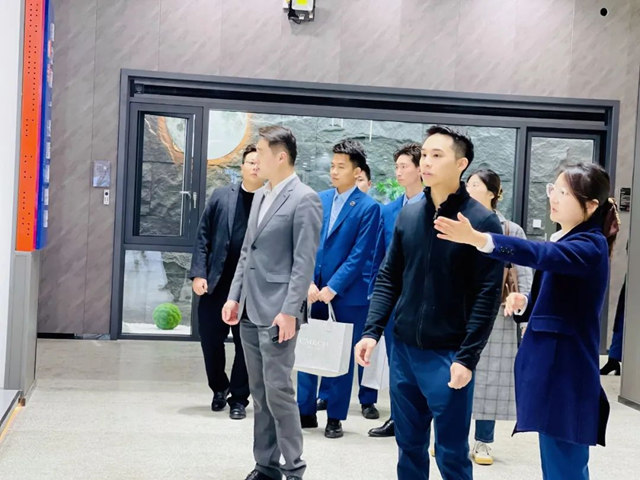 希美克集团一行莅临雅之轩门窗参观交流