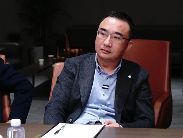 金牌厨柜与岚庭集团正式达成战略合作！