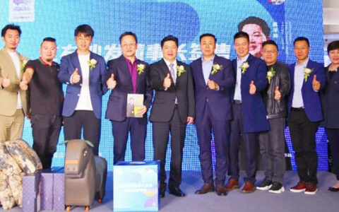 左右沙发董事长签售钜惠来袭，杭州亚运会纪念款好评爆棚！