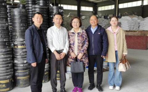 听需求解难题  凝合力谋发展 ——宁波涂协携专家走访企业