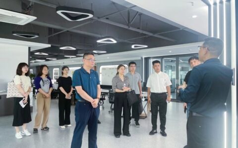 住建局领导莅临施米德交流“数字家庭”试点建设工作
