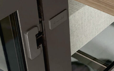 传承天地，勇攀侧峰，Conecta铰链雍容登场！