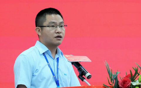 匠心筑梦！巴德富隆重表彰“集团级十大工匠”