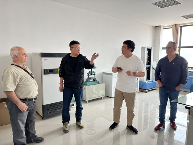 推动“一带一路”  助力企业走出去 ——宁波涂协陪同叙利亚采购团走访涂料企业
