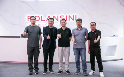 万达万采互联领导莅临罗兰西尼营销中心进行参观考察！