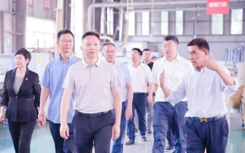 崇州市委副书记、市长饶程率队调研崇州家具企业