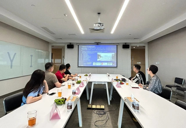 华艺照明入会佛山市室内设计协会，凝聚高端设计力量！