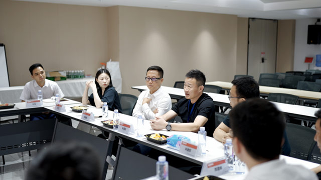 皇派门窗董事长朱福庆一行来访好博窗控集团
