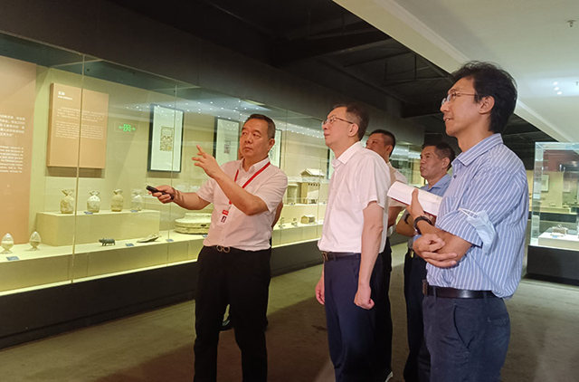 工信部消费品司何亚琼司长莅临大信考察调研
