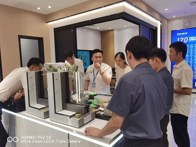 富轩全屋门窗广州马会店成品交付系统圆满落地