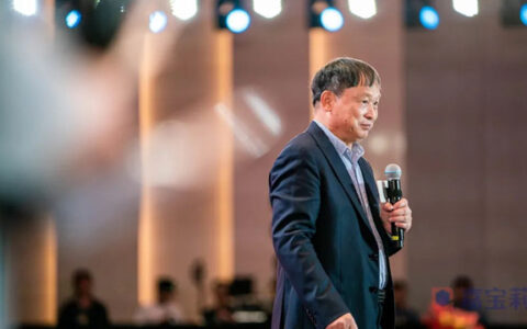 不负热爱，那个最会卖涂料的语文老师杀回来了