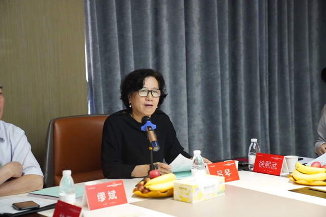 金牌亚洲金丝绒抗污易洁釉料制备技术达国际领先水平！