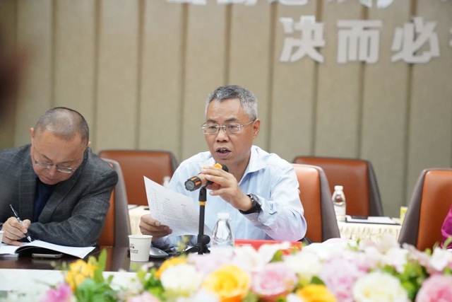 金牌亚洲金丝绒抗污易洁釉料制备技术达国际领先水平！