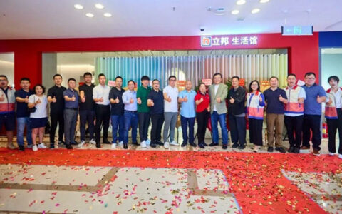 立邦《梦想改造家》建筑设计师顾忆打造“色彩魔幻匣”立邦生活馆