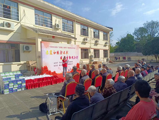 情暖重阳节  爱心展涂彩 ——宁波涂协开展敬老助残公益活动