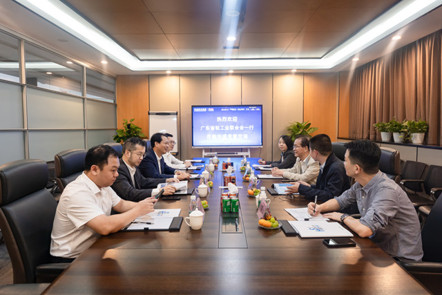 广东省轻工业联合会会长廖鸣卫调研华盛家具集团