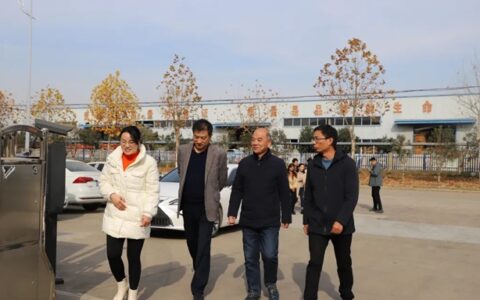 固始县总工会主席刘厚成带领商城及淮滨互检团莅临洪昌木业实地考察调研