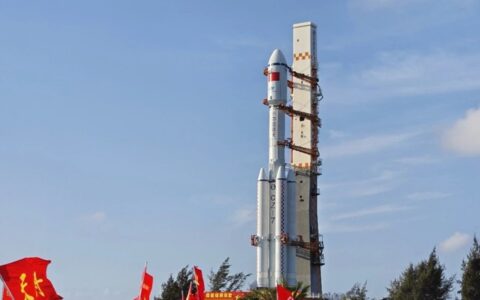 长虹ARTIST星箔电视，与您一同见证天舟七号辉煌启航